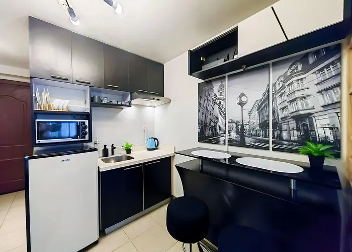 Citispace 1br Condotel At Ridgewood Towers Near Bgc Airport #rw07a *